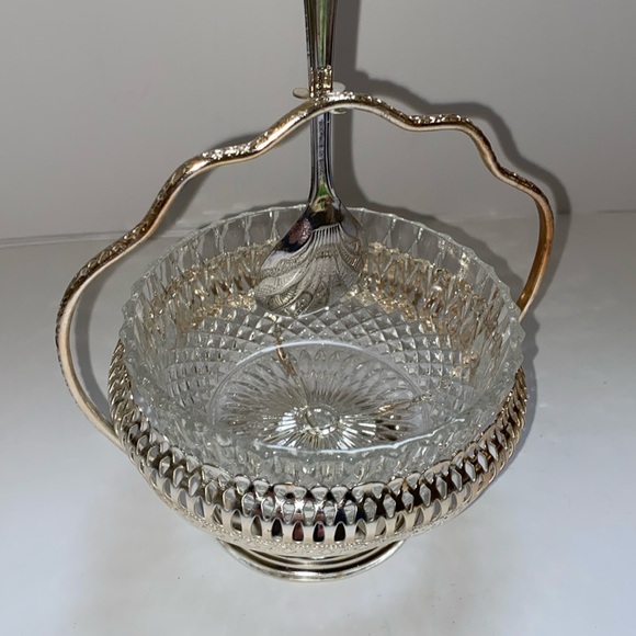 Vintage Mayell Glass Condiment Serving Dish in Silver Plated Basket Holder - Picture 3 of 6